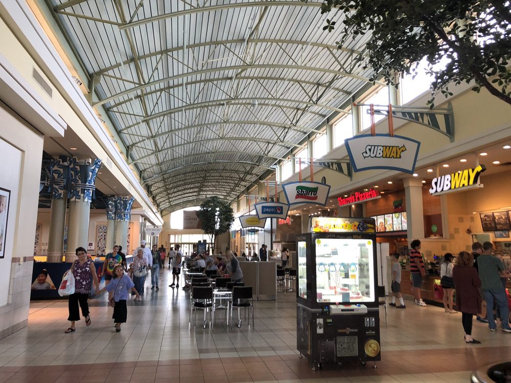 Greenwood Mall, Bowling Green Roadtrippers