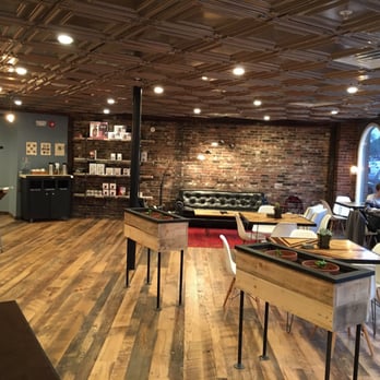 Breakaway Cafe - Cafes Near Me - Dover, New Hampshire