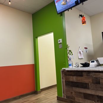 Twisted Pizza & Curries - Interior - Pizza Near Me - Richmond, Texas Twisted Pizza & Curries - Interior - Pizza Near Me - Richmond, Texas