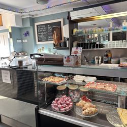 The Caledonian Cafè - Cafe Front counter