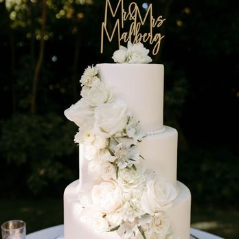 Desert Rose Florals - Cake florals! - Florists Near Me Desert Rose Florals - Cake florals! - Florists Near Me
