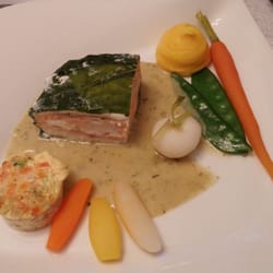 Restaurant du Schlossberg - Millefeuille de saumon et sandre en habit vert, sauce parfumée à l'estragon.