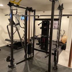 Fitness Showrooms of Li - Squat rack with cables