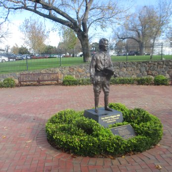 Flemington Racecourse Station - Statue - Transportation Near Me - Flemington, VIC
