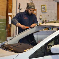 Lincoln Auto Glass