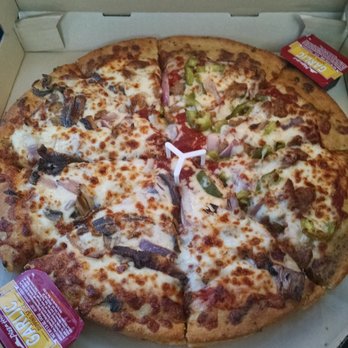 Pizza Hut - Large pan pizza - Pizza Near Me - Garrettsville, Ohio Pizza Hut - Large pan pizza - Pizza Near Me - Garrettsville, Ohio
