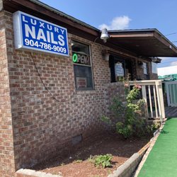 Luxury Nails - Outside Entrance View