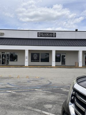 El Local by null