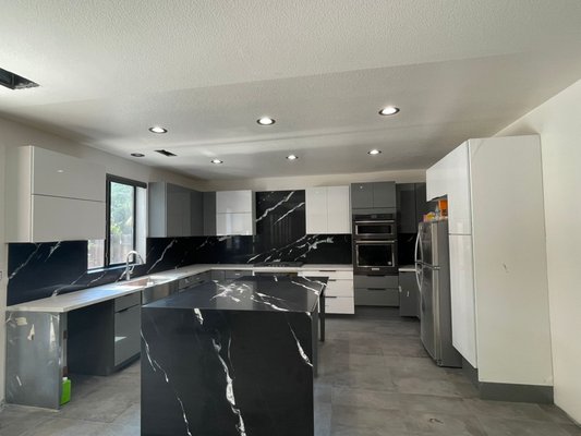 Kern Quality Construction & Remodeling Logo