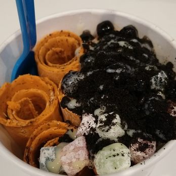 The Freezin' Point - Thai Tea Roll ($6) - mochi, crushed oreo, drizzle of condensed milk, boba (extra topping) - Desserts Near Me - Monterey Park, California The Freezin' Point - Thai Tea Roll ($6) - mochi, crushed oreo, drizzle of condensed milk, boba (extra topping) - Desserts Near Me - Monterey Park, California