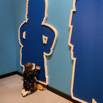 LEGOLAND Discovery Center - Columbus - LEGO walls - Amusement Parks Near Me - Columbus, Ohio