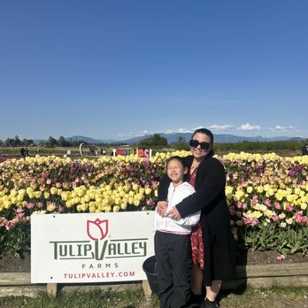 Tulip Valley Farms - The start of the walk in Tulip Valley Farms - Pick Your Own Farms Near Me - Mount Vernon, Washington Tulip Valley Farms - The start of the walk in Tulip Valley Farms - Pick Your Own Farms Near Me - Mount Vernon, Washington