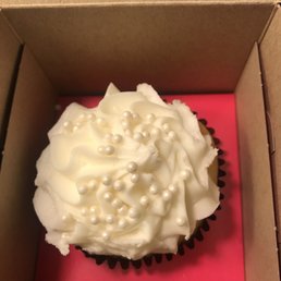Wedding cupcake