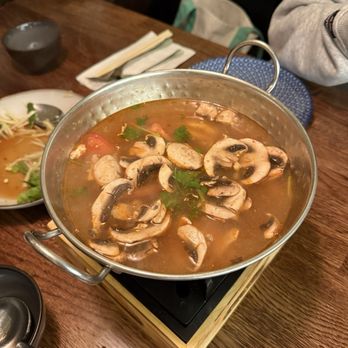 Lanta Thai Fusion - Tom Yum Chicken - Thai Near Me - Orange, California Lanta Thai Fusion - Tom Yum Chicken - Thai Near Me - Orange, California