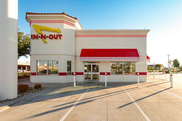 In-N-Out Burger by null