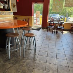 Popeyes Louisiana Kitchen - Inside