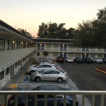 Motel 6 - View of the motel parking lot - Hotels Near Me - Pompano Beach, Florida