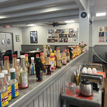 BBD2 Diner - Alllll the Hot Sauces!! - Breakfast & Brunch Near Me - Tulsa, Oklahoma