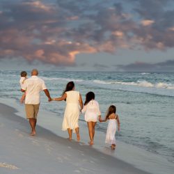 Daniel Simmons Photography - Family sunset beach photo