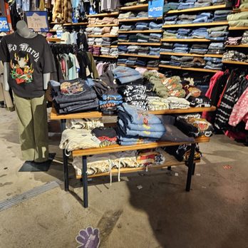Zumiez - Tshirts and jeans - Shoe Stores Near Me - Sherman Oaks, California Zumiez - Tshirts and jeans - Shoe Stores Near Me - Sherman Oaks, California