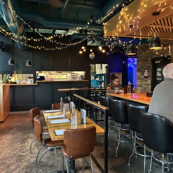 Jackson Street Pizza Lounge - Cocktail Bars Near Me - Seattle, Washington