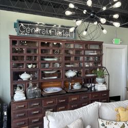 1232 Broad Street Mercantile - Can this fit in my car??!