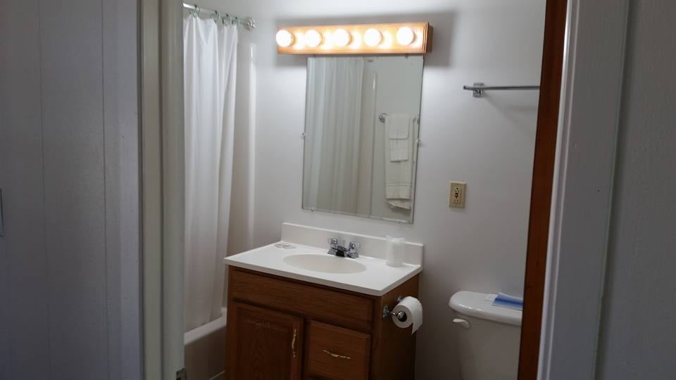 THE APPLEWOOD INN 22 Photos 44810 New York Rt 12, Alexandria Bay