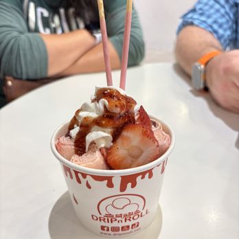 Drip N Roll - Strawberry shortcake - Ice Cream & Frozen Yogurt Near Me - McKinney, Texas