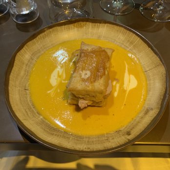 Le Sens Unique - Fois gras in puff pastry - French Near Me - Paris, 75 Le Sens Unique - Fois gras in puff pastry - French Near Me - Paris, 75