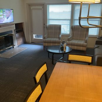 WorldMark Angels Camp - Level 1 living area - Hotels Near Me - Angels Camp, California
