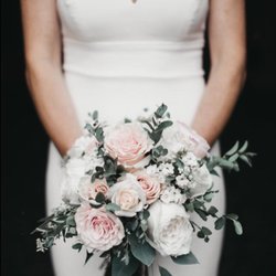 Jensen Ferndale Floral - Elegant brides bouquet