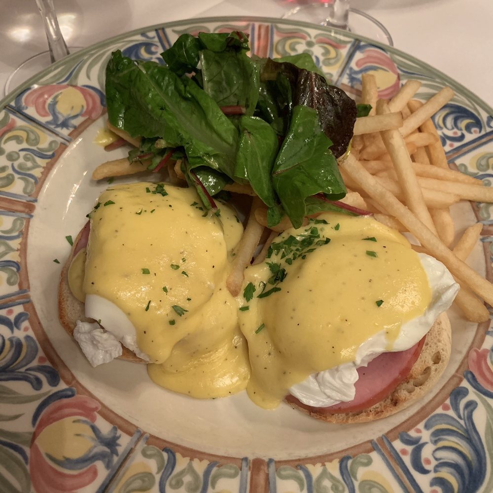 Eggs Classic Eggs Benedict