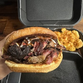 Ribs Against the Machine - Beef sandwich w Mac n cheese - Barbeque Near Me - Burbank, California Ribs Against the Machine - Beef sandwich w Mac n cheese - Barbeque Near Me - Burbank, California