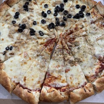 Blind Onion Pizza - Half Alfredo Chicken, Half Megan's - Pizza Near Me - Elko, Nevada