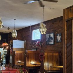 Yesterdaze - Interior booths