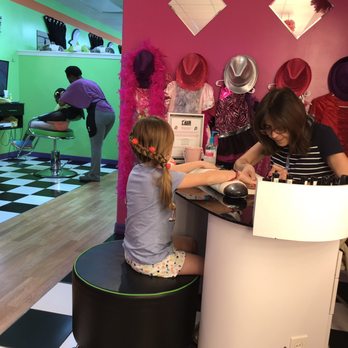 Sharkey´s Cuts for Kids - Hair Stylists Near Me - Wesley Chapel, Florida Sharkey´s Cuts for Kids - Hair Stylists Near Me - Wesley Chapel, Florida