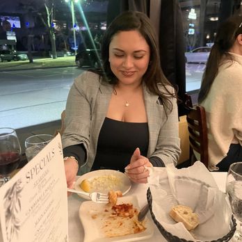 DiBenedetto Trattoria - Calamari and house bread, Lambrusco red wine - Italian Near Me - Hoffman Estates, Illinois