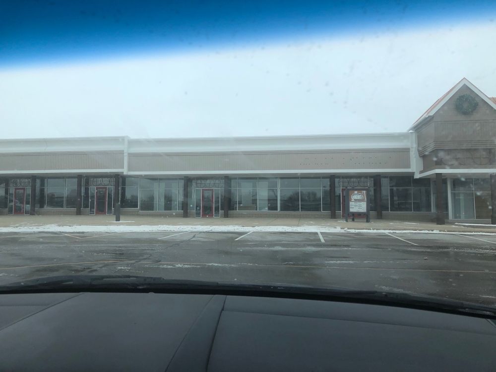 MEDFORD OUTLET CENTER Updated September 2024 12 Reviews 6750 W