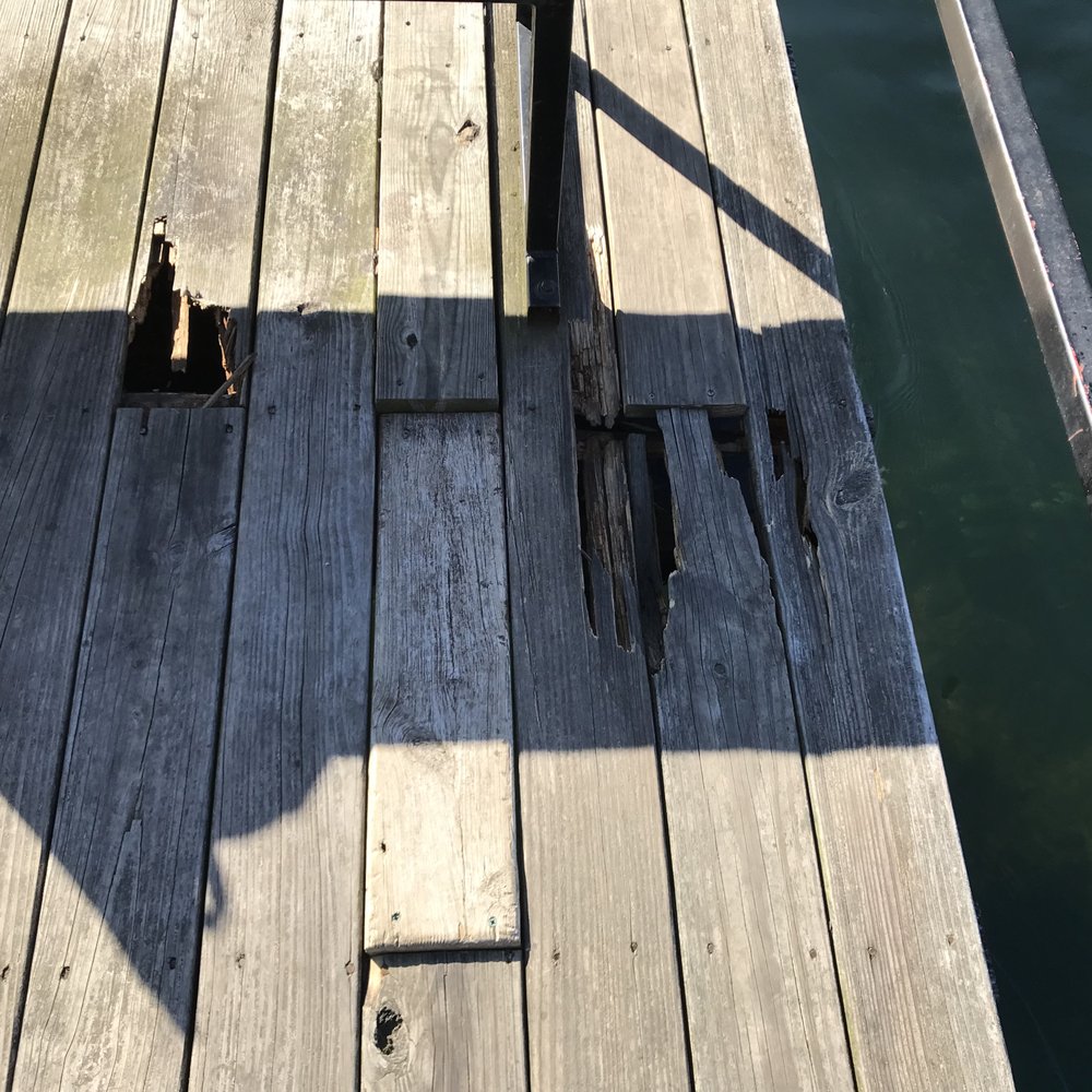 Lindsey's Resort - Don't step here on the fishing dock. - Resorts Near Me - Heber Springs, Arkansas