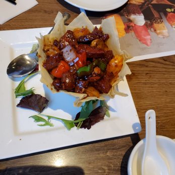 Congee Queen - Beef tenderloin in edible bowl. - Chinese Near Me - Markham, Ontario