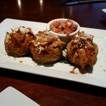 Maya Del Sol - Sopes de tinga!  Ommggeee sooo good! Made from scratch! - Latin American Near Me - Oak Park, Illinois