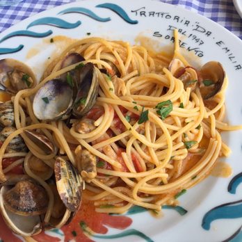 Da Emilia - Spaghetti alle vongole, tomato sauce - Seafood Near Me - Sorrento, NA Da Emilia - Spaghetti alle vongole, tomato sauce - Seafood Near Me - Sorrento, NA