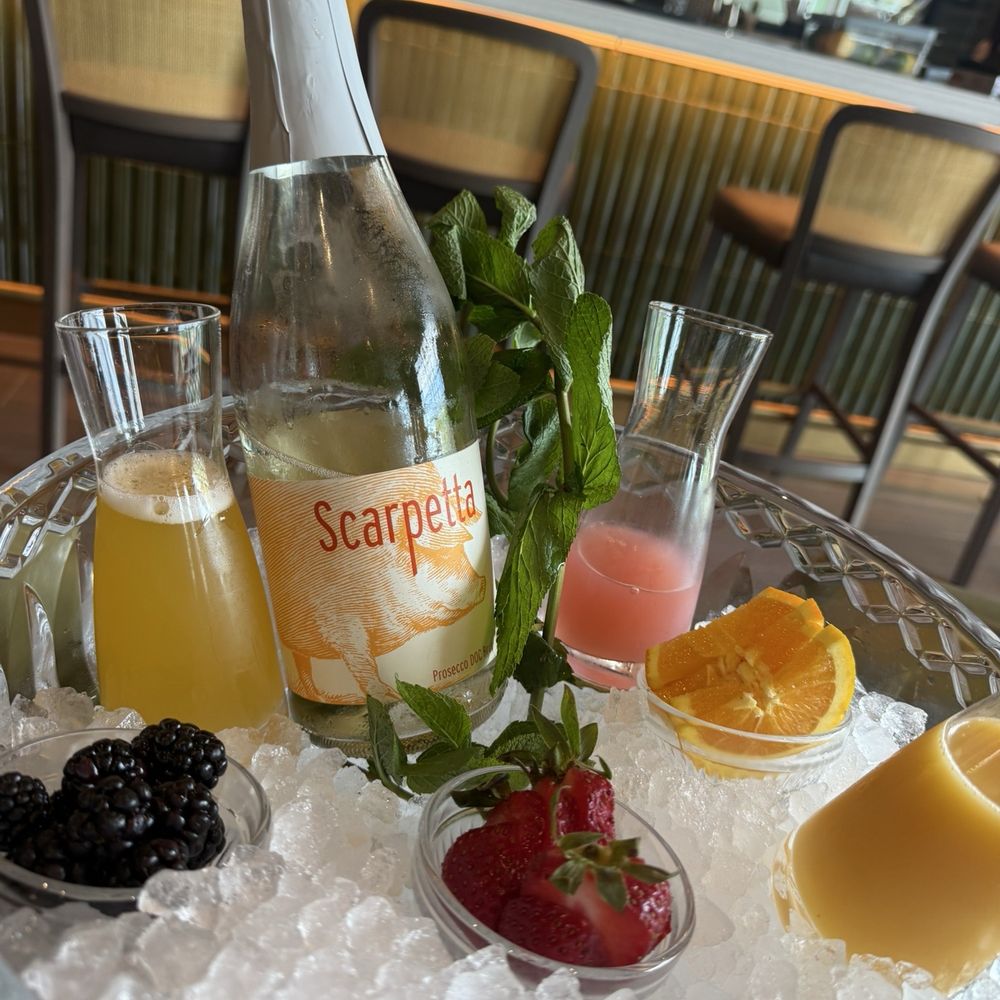 Hamlin House - Bottomless Mimosas - Pickleball Near Me - Orlando, Florida Hamlin House - Bottomless Mimosas - Pickleball Near Me - Orlando, Florida