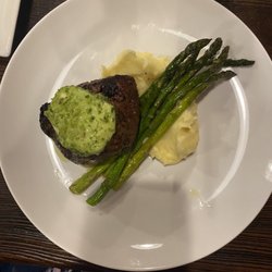 Carson’s By Chef Adam Glenn - Filet, asparagus and mashed potatoes