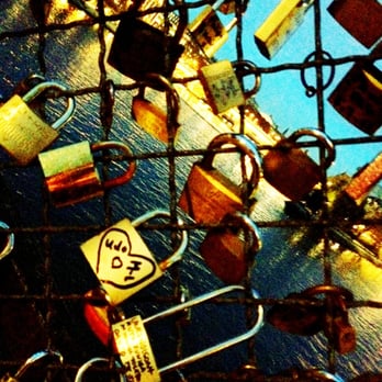 Le Pont des Arts - Love locks - Landmarks & Historical Buildings Near Me - Paris, 75