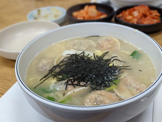 Sisters Dumpling by null