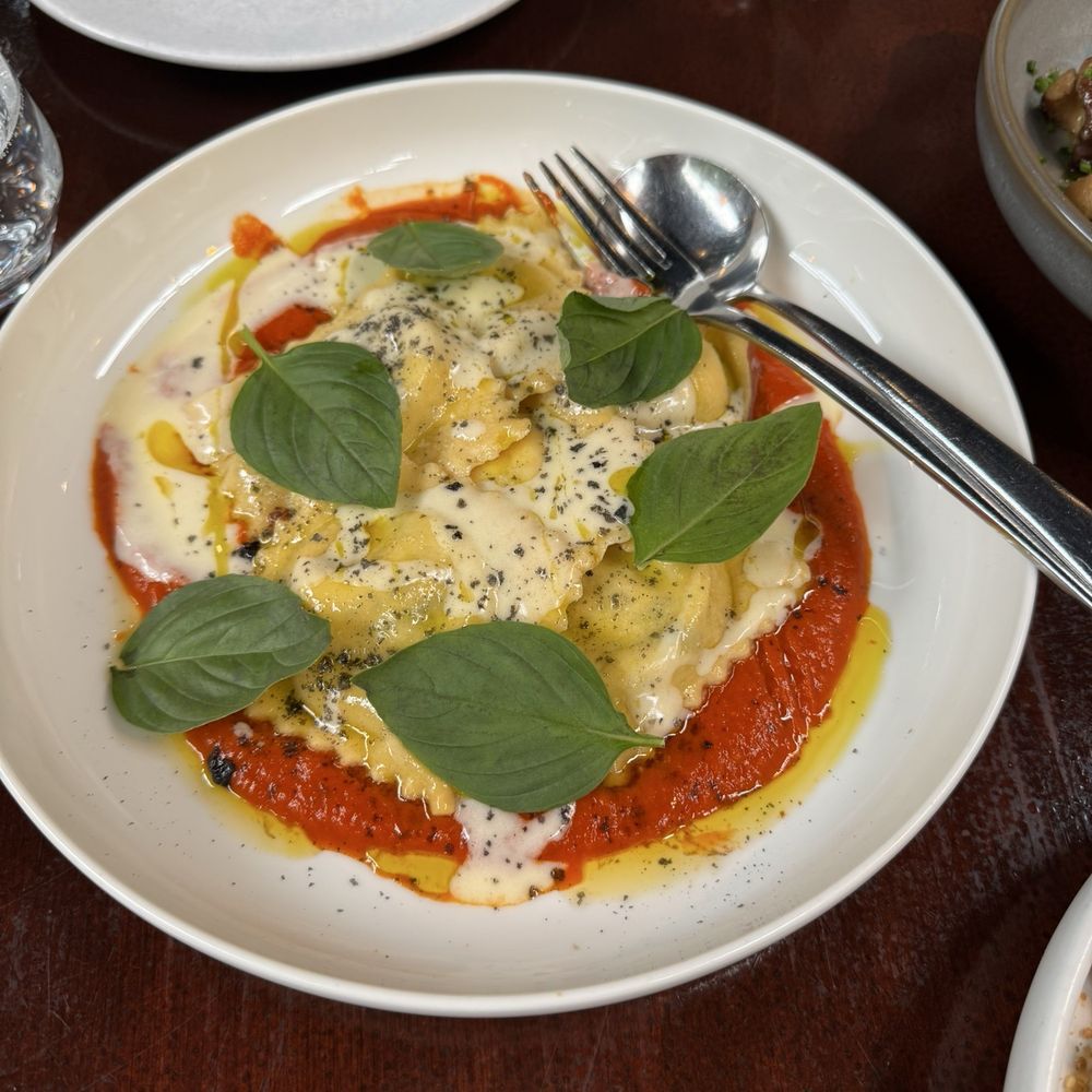 5th Street - Wine Bars Near Me - Christchurch, CAN