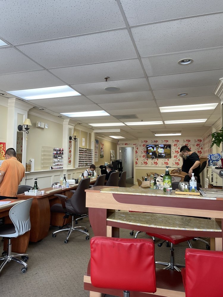 MOOD NAIL SPA Updated September 2024 33 Photos & 13 Reviews 168 E