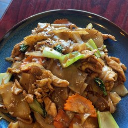 Drunken Noodle with Chicken Drunken Noodle with Chicken