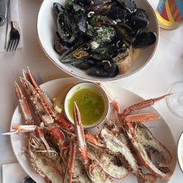 Langoustines and mussels...YUM!! Langoustines and mussels...YUM!!